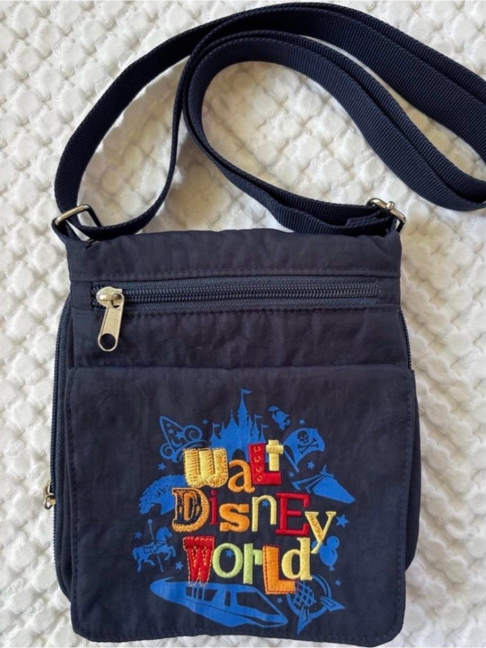 Vintage Walt Disney World Crossbody Bag ✨